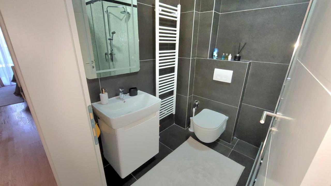 Studio Apartment Lora Lux Sarajevo Exterior photo